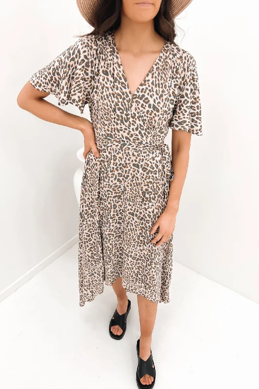Lauren Midi Dress Leopard Fashionable Skater Midi Dress