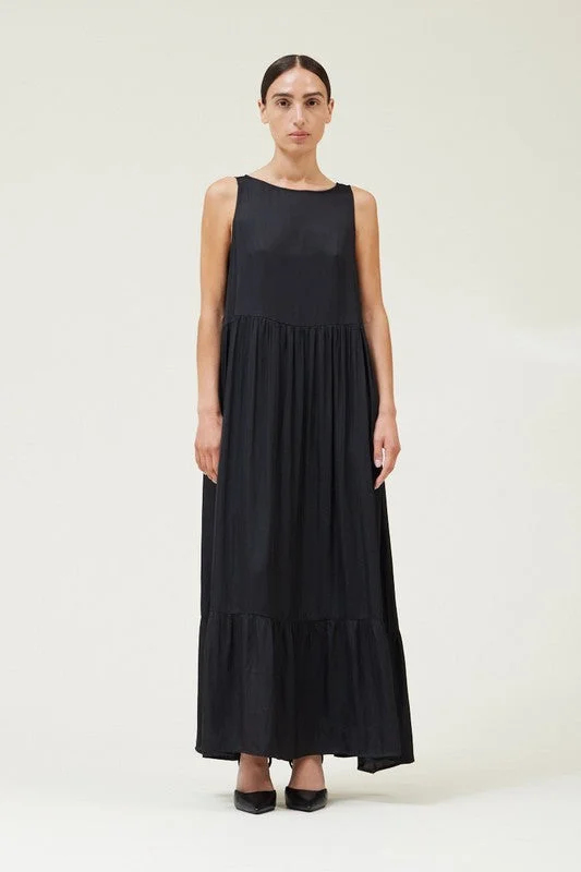 Elara Tiered Maxi Dress