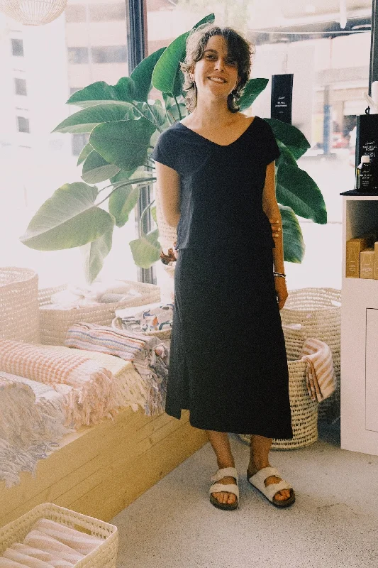 t-shirt - upcycled - soledad - black Welt Pockets Slit Pockets