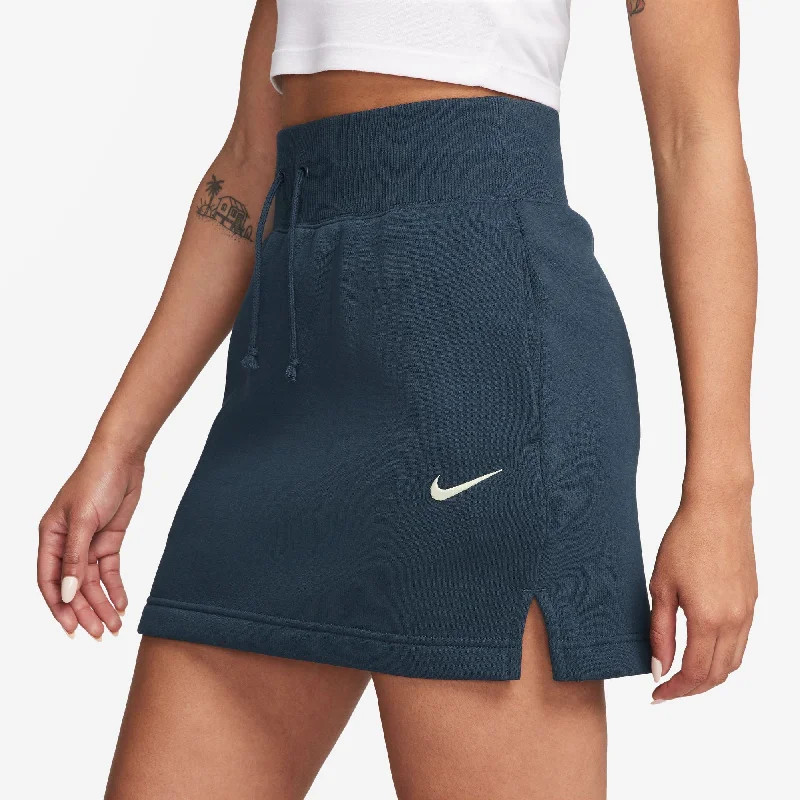 Women's Nike Phoenix Fleece Mini Skirt ruffled skirt detail