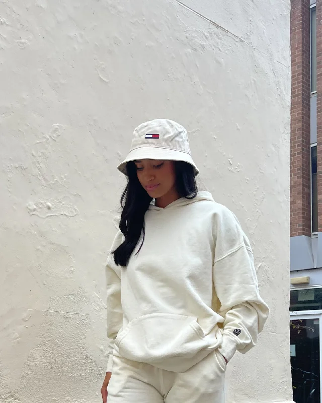 Tommy Jeans Women's Flag Bucket Hat Sugarcane Elegant Tapered Leg Denim