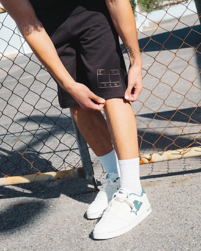 Tommy Jeans Aus Flag Shorts Black Stylish Tapered Fit Jeans